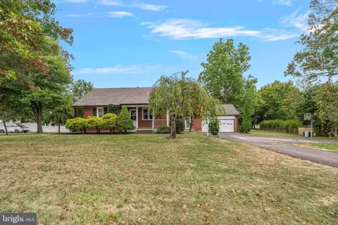 170 W Main St, Sellersville, PA 18960