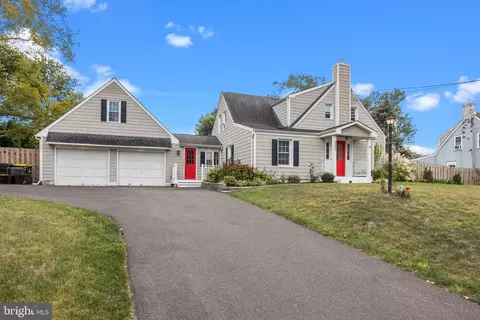 532 E Penn St, Newtown, PA 18940