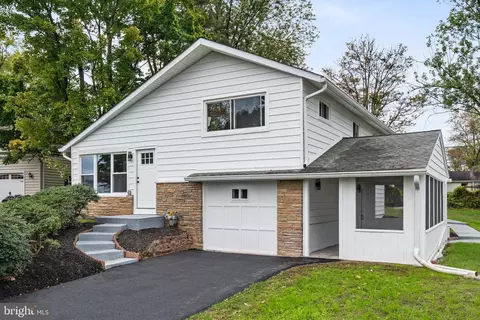 1274 Beverly Rd, Warminster, PA 18974