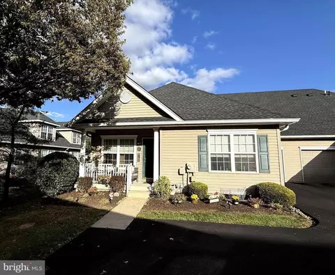 66 Freedom Ln, Bensalem, PA 19020