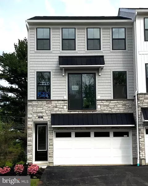 111 Brianna Ct #6, Chalfont, PA 18914