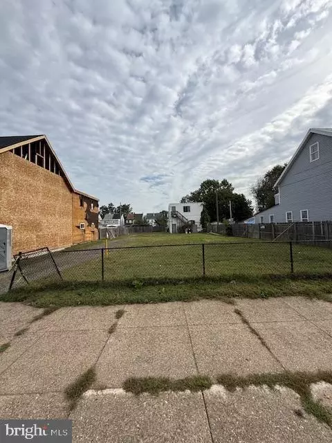 637 Spruce St, Bristol, PA 19007