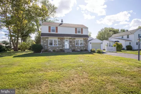 1130 Victoria Rd, Warminster, PA 18974