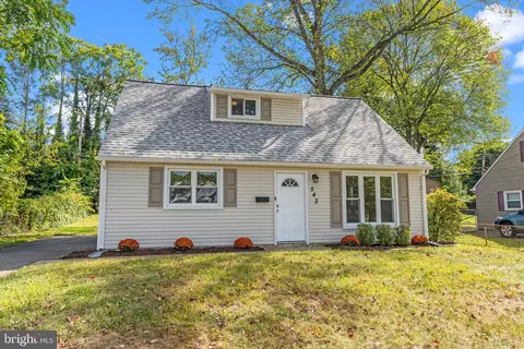 542 Doloro Dr, Morrisville, PA 19067