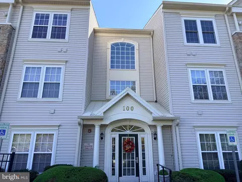 100 Claret Ct #102, Warrington, PA 18976