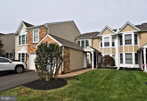 23 Hunters Way, Newtown, PA 18940