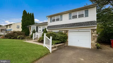 1252 Dahlia Rd, Warminster, PA 18974