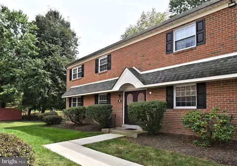 206 E Hampton Xing, Southampton, PA 18966