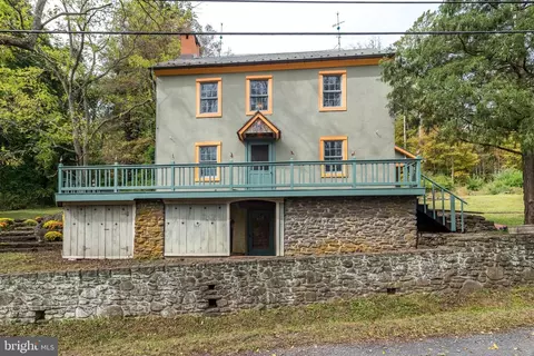 150 Woodland Dr, Upper Black Eddy, PA 18972