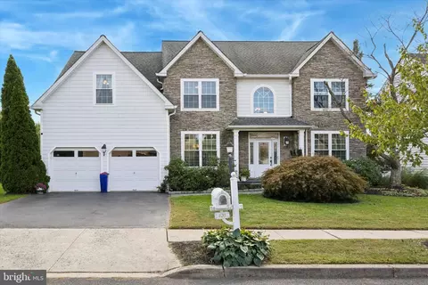 420 Longleaf Dr, Perkasie, PA 18944