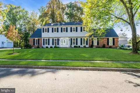 581 Nottingham Dr, Yardley, PA 19067
