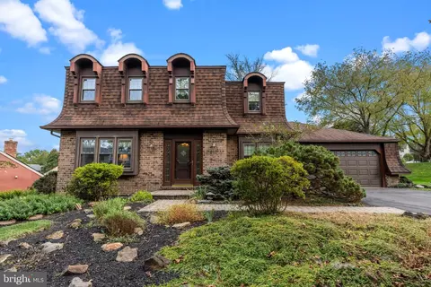 60 Signal Hill Rd, Holland, PA 18966