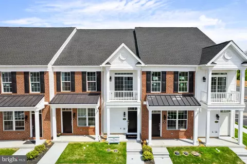 90 Cedar Cir #66, Levittown, PA 19055