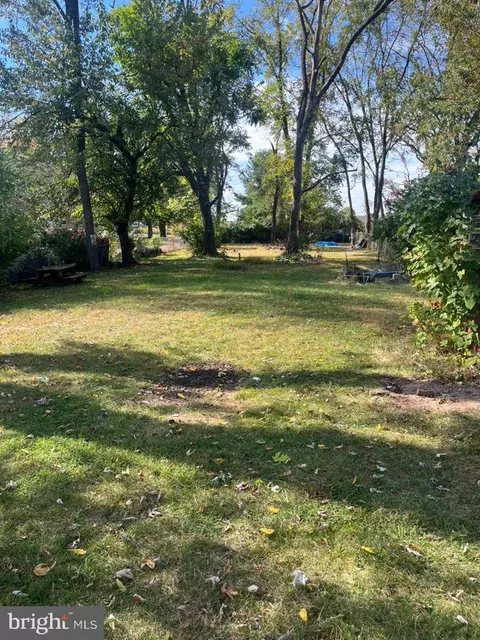 200 Maple St, Warminster, PA 18974 photo 8