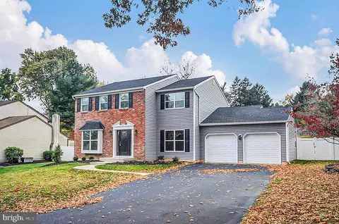 125 Fox Hollow Dr, Feasterville Trevose, PA 19053