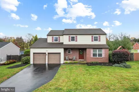 1297 Twin Streams Dr, Warminster, PA 18974
