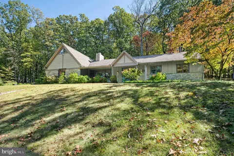 4604 Lehnenberg Rd, Kintnersville, PA 18930
