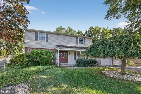 722 Autumn Dr, Feasterville Trevose, PA 19053