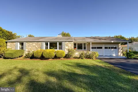 1 Austin Rd, Yardley, PA 19067