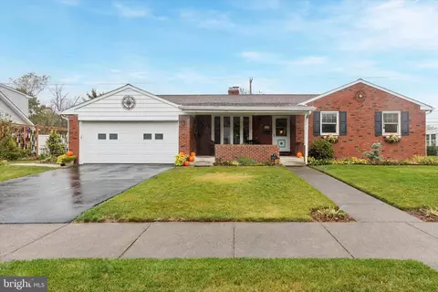 1043 Brookfield Cir, Quakertown, PA 18951