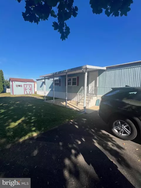 9802 Lawson Dr, Morrisville, PA 19067