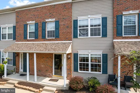 812 Purple Martin Ct #202, Warrington, PA 18976