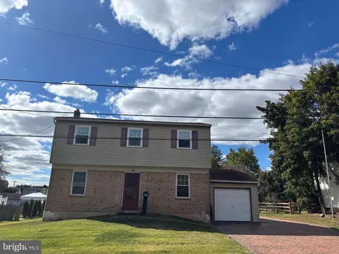 172 Chestnut St, Chalfont, PA 18914