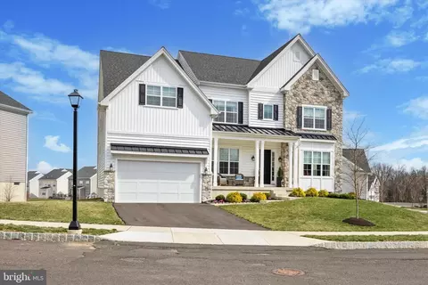 214 Grove Valley Ct, Chalfont, PA 18914