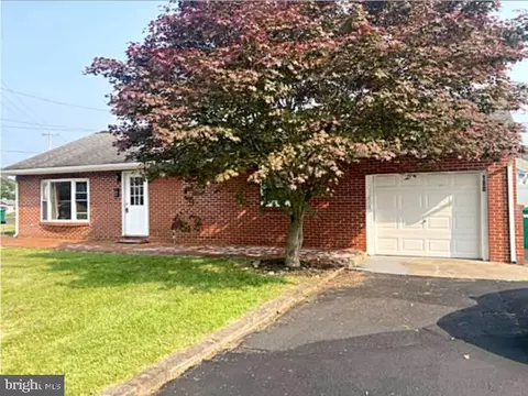 180 Andover Rd, Fairless Hills, PA 19030