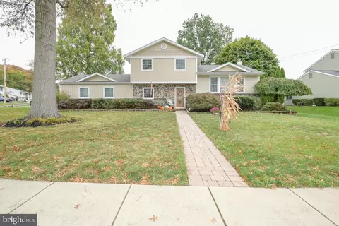 229 Walton Dr, Morrisville, PA 19067