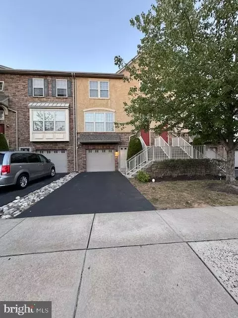76 Lilly Dr, Feasterville Trevose, PA 19053