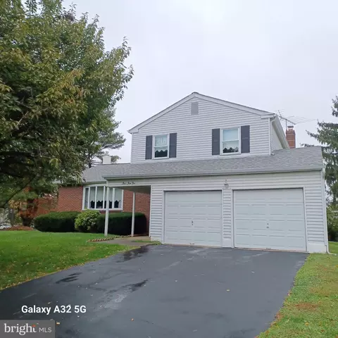 451 Twin Streams Dr, Warminster, PA 18974