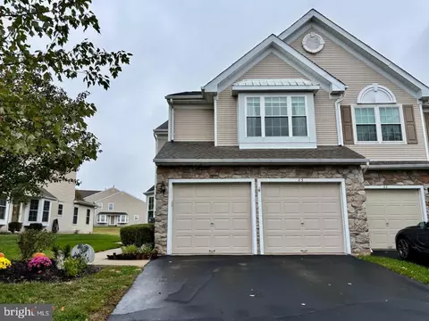 83 Cypress Pl, Newtown, PA 18940