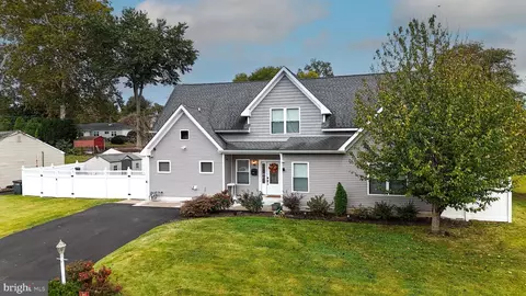 1215 W Pine St, Feasterville Trevose, PA 19053