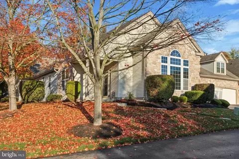 64 Legacy Oaks Dr, Richboro, PA 18954