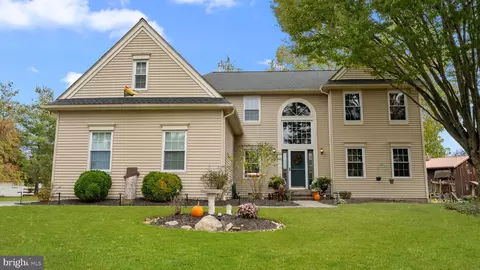 404 Sweetbriar Ct, Yardley, PA 19067