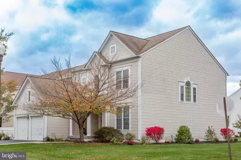 354 E Armstrong Dr, Fountainville, PA 18923