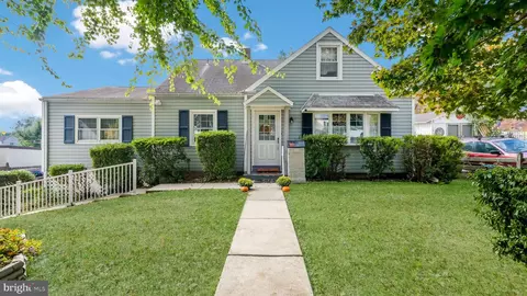 911 Wood Rd, Feasterville Trevose, PA 19053