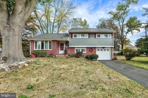 404 Alden Ave, Morrisville, PA 19067