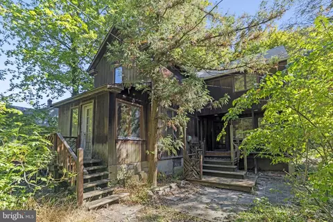 227 W Ferry Rd, Yardley, PA 19067