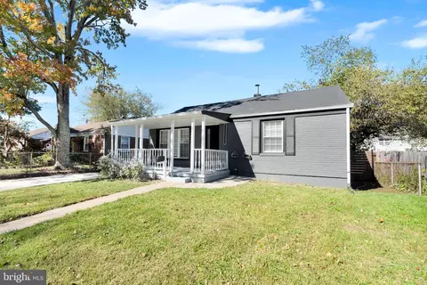 5711 Mustang St, Levittown, PA 19057