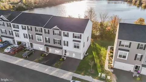 112 Edgewater Ct, Quakertown, PA 18951