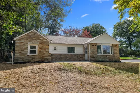 121 Trevose Rd, Feasterville Trevose, PA 19053