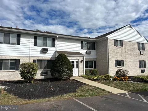 26 Park Ave #B25, Chalfont, PA 18914