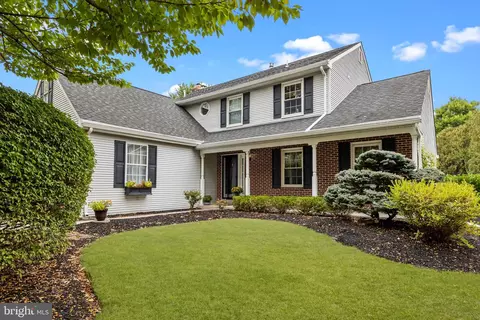 536 Heritage Oak Dr, Yardley, PA 19067
