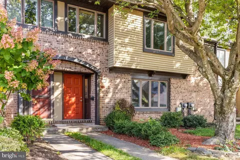 35 Essex Pl, Newtown, PA 18940