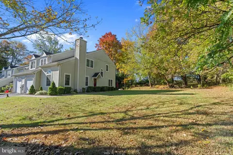537 Ashton Cir, Feasterville Trevose, PA 19053