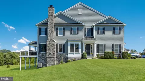 1 Elizabeth Ln, Doylestown, PA 18901
