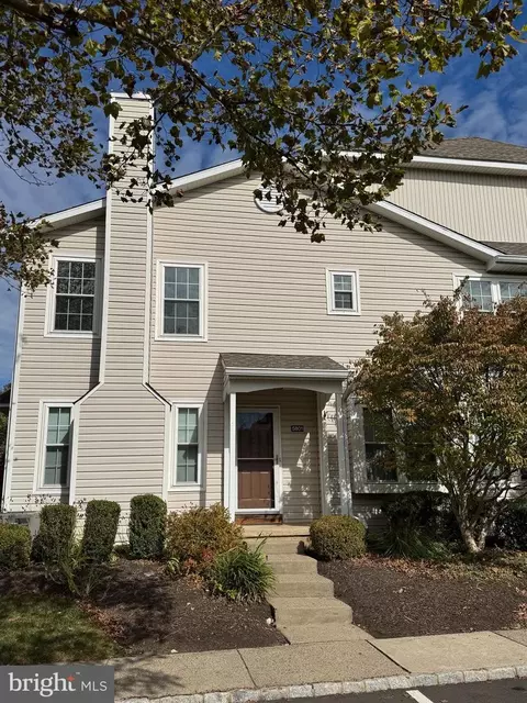 5801 Spruce Mill Dr, Yardley, PA 19067