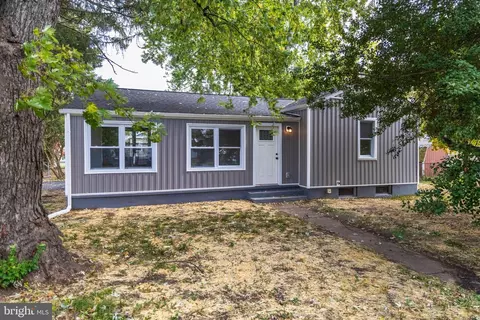 1236 S Pennsylvania Ave, Morrisville, PA 19067